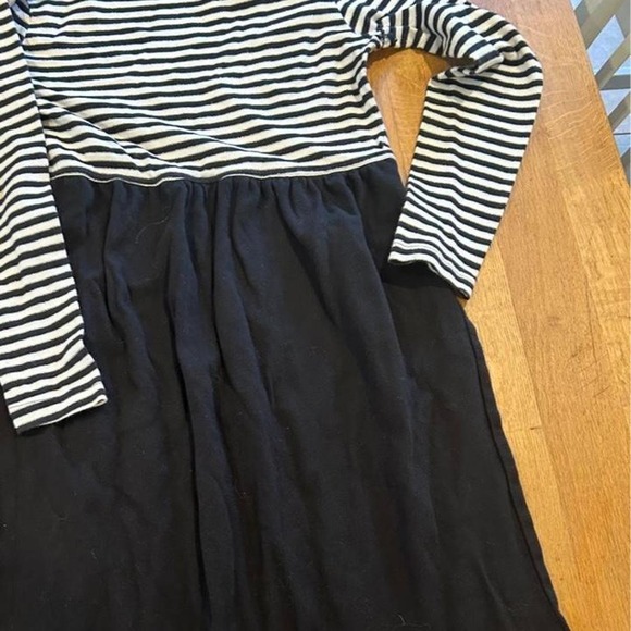 Dresses & Skirts - Carole Little black and white striped long sleeve top with bow detail. Size L